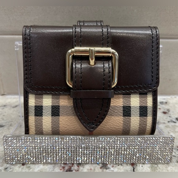 NWT Burberry Novacheck Wallet w/COA. - Picture 2 of 11